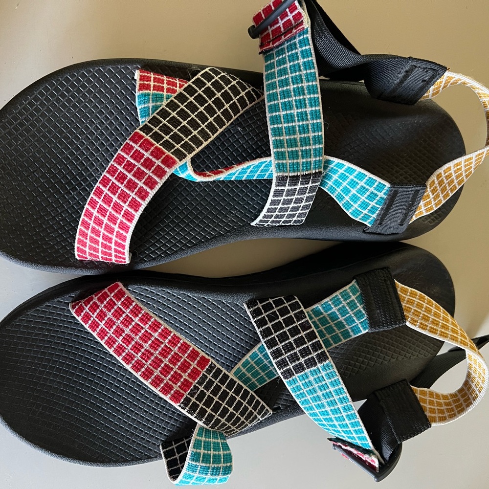 Mens chacos